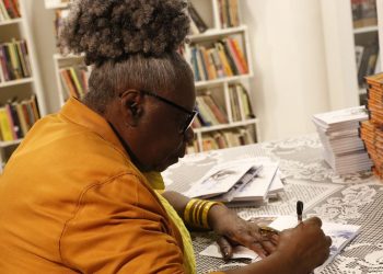 Rio de Janeiro (RJ), 20/07/2023 - A escritora Conceição Evaristo lança a Casa Escrevivência, um espaço aberto ao público com biblioteca, no Largo da Prainha. Foto: Fernando Frazão/Agência Brasil