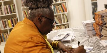 Rio de Janeiro (RJ), 20/07/2023 - A escritora Conceição Evaristo lança a Casa Escrevivência, um espaço aberto ao público com biblioteca, no Largo da Prainha. Foto: Fernando Frazão/Agência Brasil