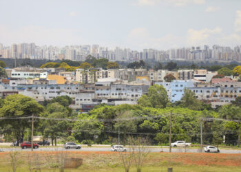 Atualmente, são 17 obras em andamento na região. Em 2023, foram investidos R$ 2 milhões nas calçadas, R$ 800 mil na ciclovia e R$ 300 mil na renovação do campo sintético, além de R$ 400 mil para melhorar a iluminação pública | Fotos: Joel Rodrigues/Agência Brasília