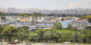 Atualmente, são 17 obras em andamento na região. Em 2023, foram investidos R$ 2 milhões nas calçadas, R$ 800 mil na ciclovia e R$ 300 mil na renovação do campo sintético, além de R$ 400 mil para melhorar a iluminação pública | Fotos: Joel Rodrigues/Agência Brasília