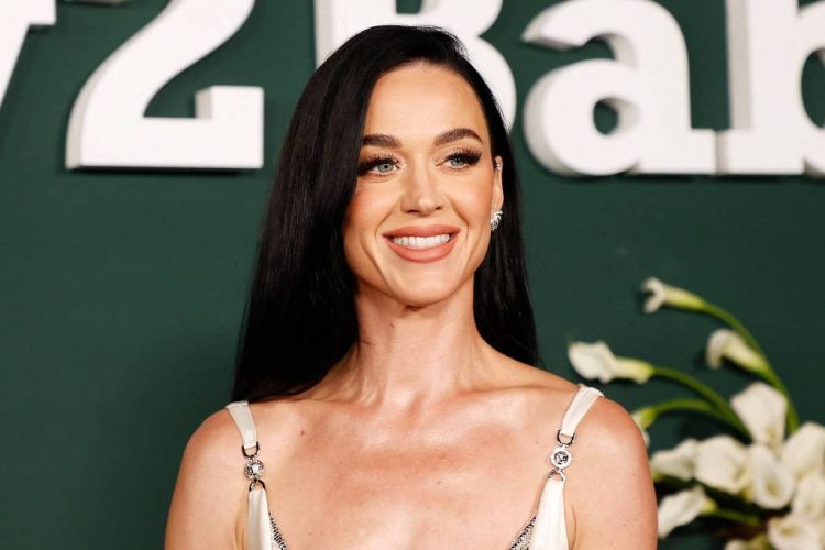 Katy Perry durante evento da Baby2Baby, em Hollywood, na Califórnia - Michael Tran - 9.nov.24/AFP