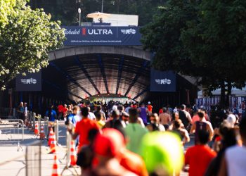 Corredores participam da Maratona do Rio