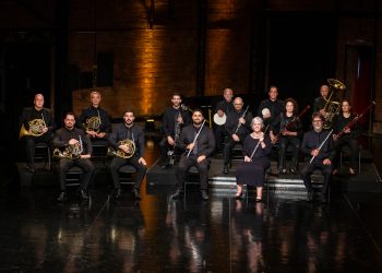 Brasil Jazz Sinfônica durante apresentação; orquestra integra programação cultural de outubro