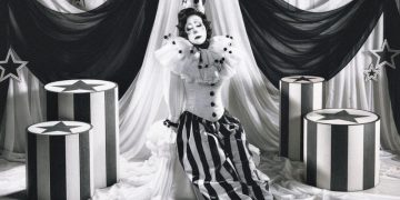 Camila Pudim com maquiagem artística de Pierrot para o Halloween da Pudim 2026