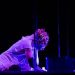 Caio Frankiu em cena do espetáculo de dança-teatro Doce²