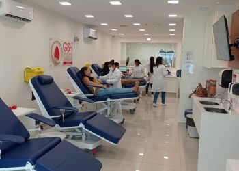 Sala de coleta do GSH Banco de Sangue de Brasília preparada para receber doadores