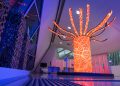 Instalação interativa Ventos que Contam, com árvore de LEDs no Museu do Amanhã