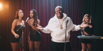 MC Jvila em imagem de divulgação do single Geme Baixo