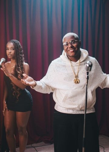 MC Jvila em imagem de divulgação do single Geme Baixo