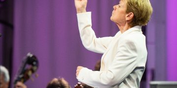 Maestra Marin Alsop, homenageada em programa especial da Rádio Cultura FM