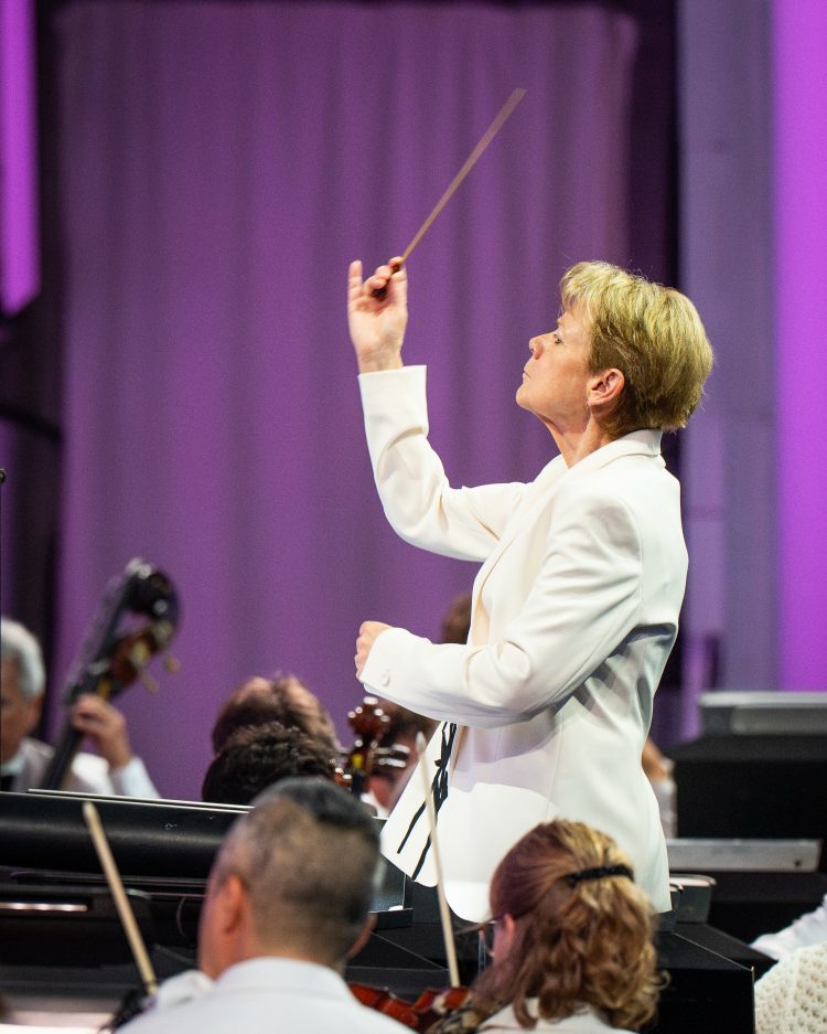 Maestra Marin Alsop, homenageada em programa especial da Rádio Cultura FM