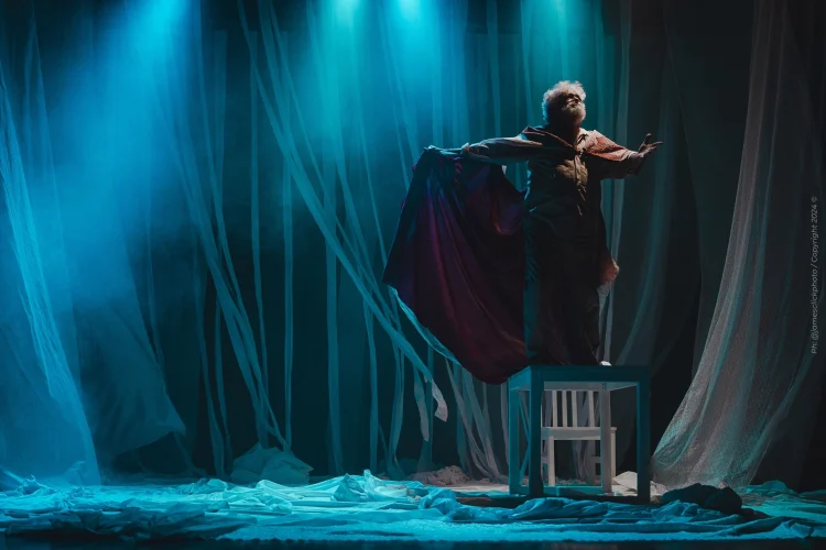 Cena do espetáculo Outro Lear, atração do Festival de Teatro do DF em Taguatinga